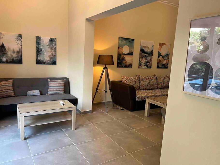 Spacious And Beautiful House Pireu Exterior foto