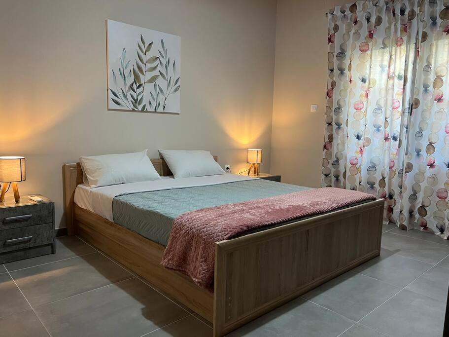 Spacious And Beautiful House Pireu Exterior foto