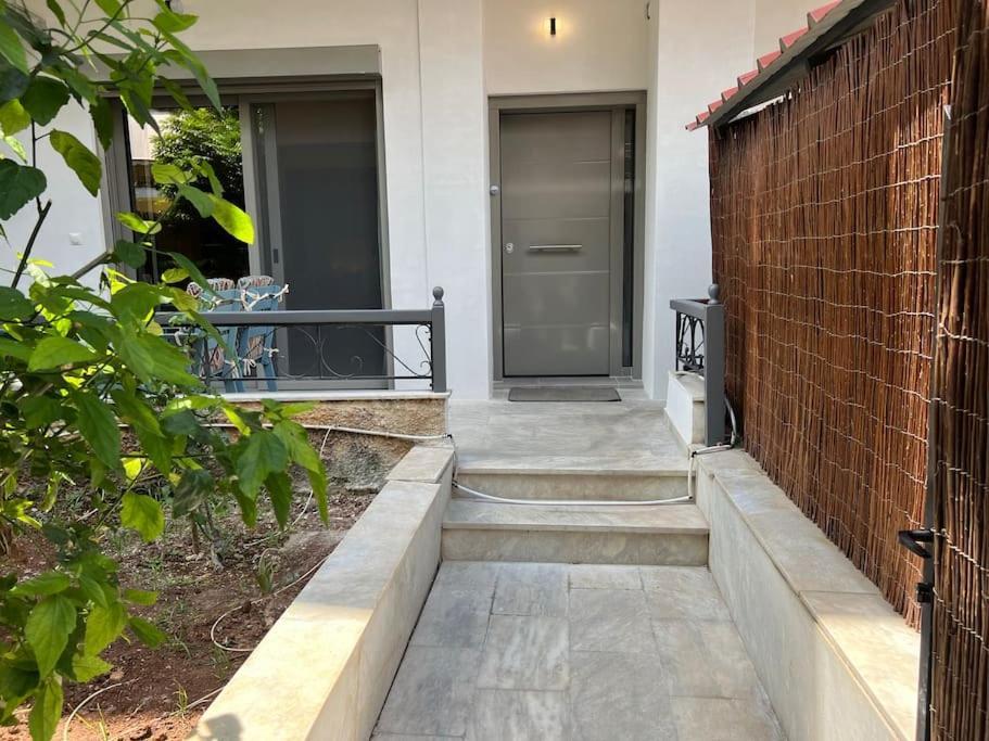 Spacious And Beautiful House Pireu Exterior foto
