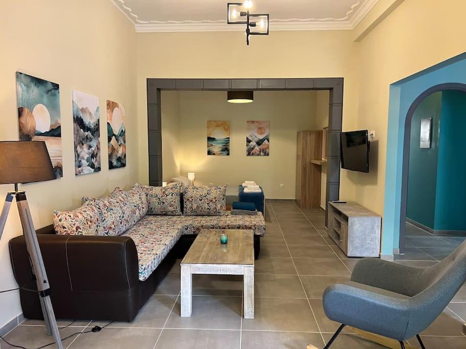 Spacious And Beautiful House Pireu Exterior foto