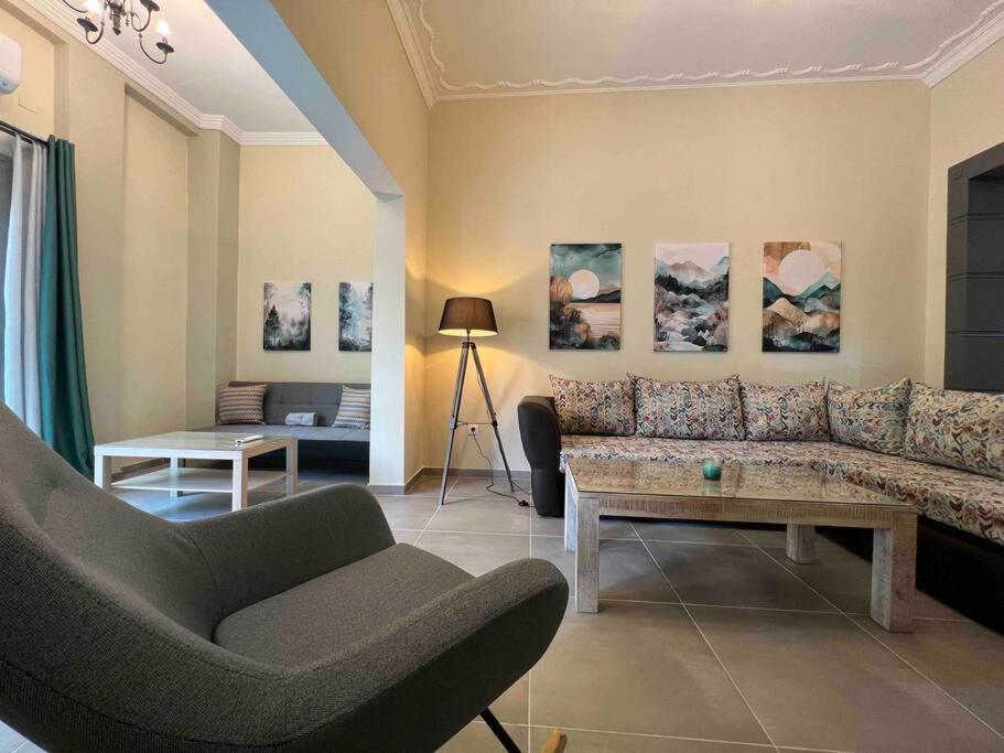 Spacious And Beautiful House Pireu Exterior foto