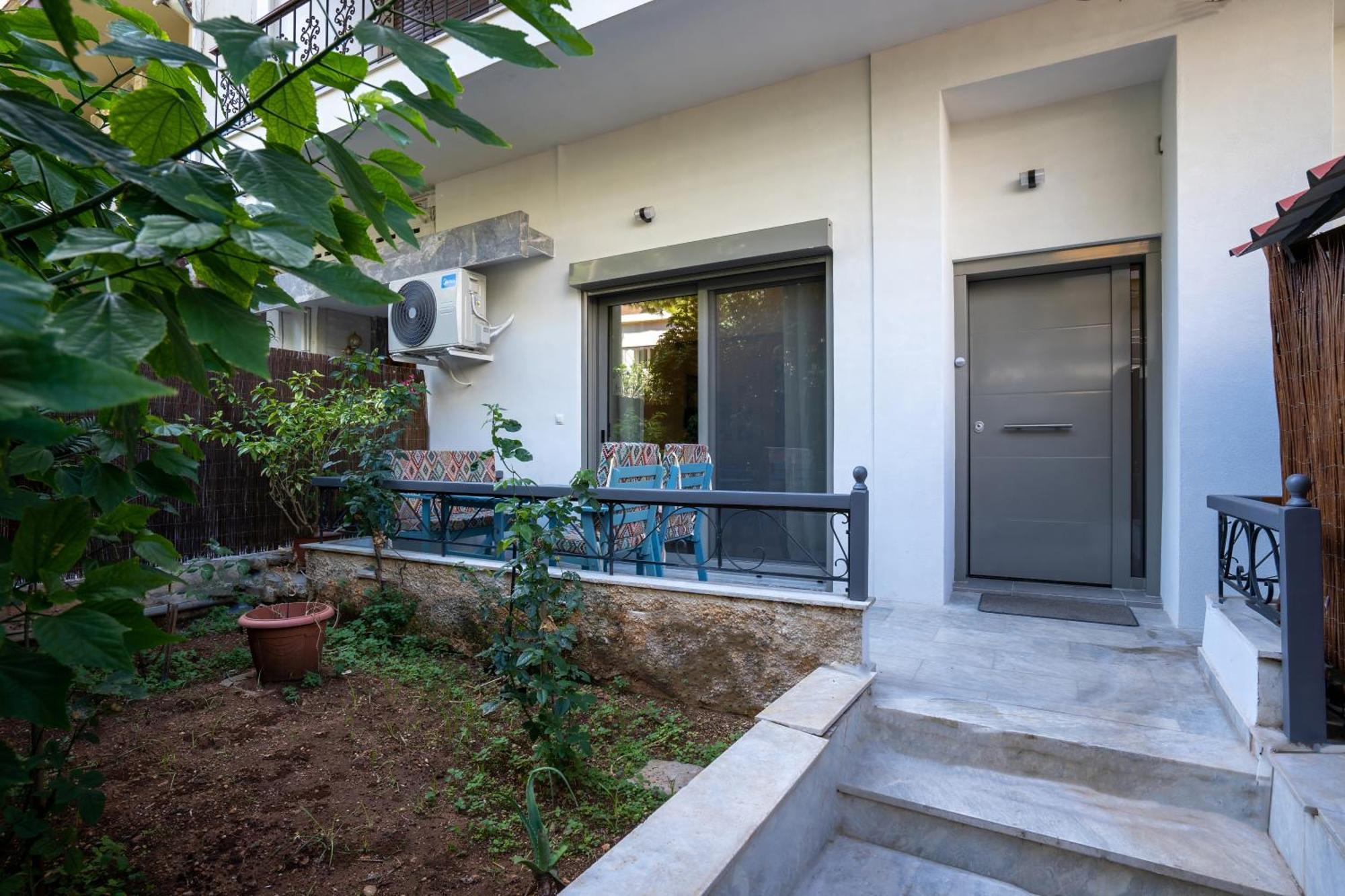 Spacious And Beautiful House Pireu Exterior foto